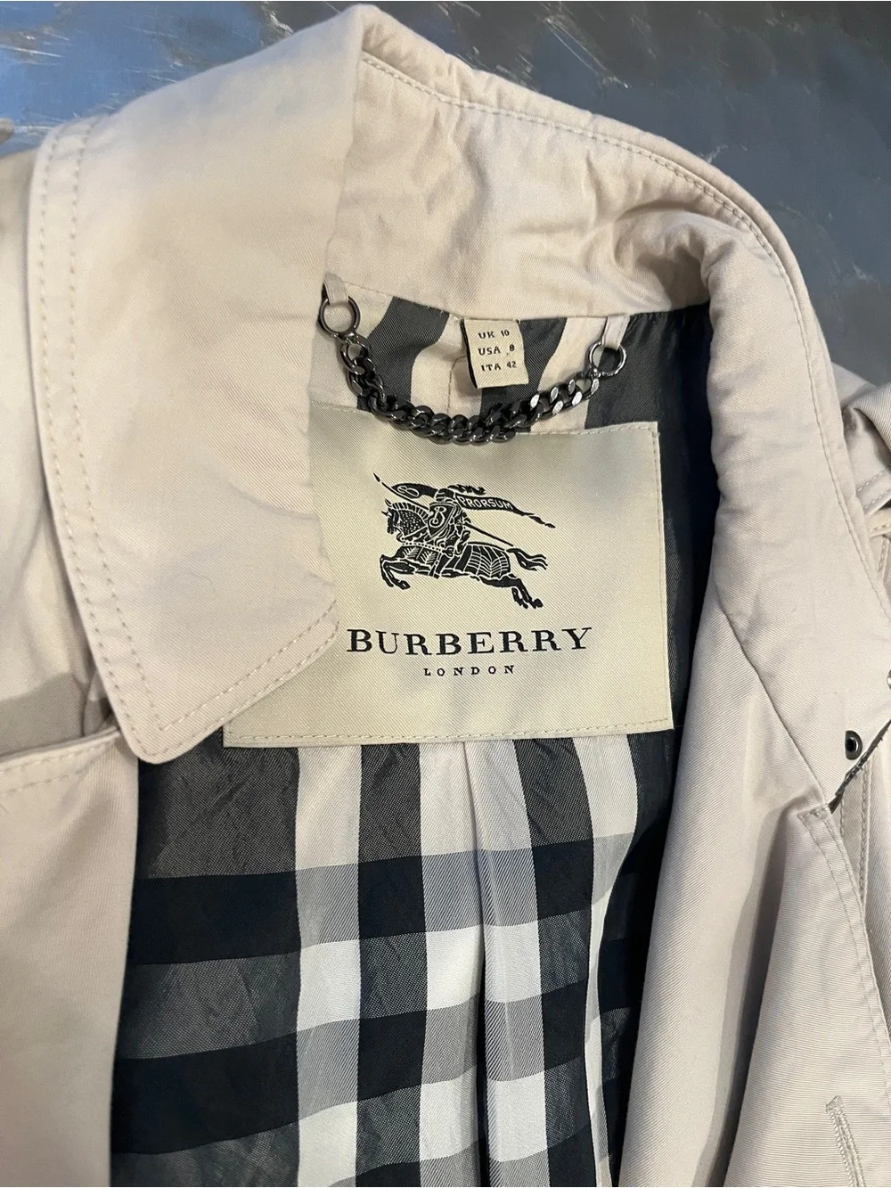 Burberry Women’s Beige/Gray Double-Breasted Belted Trench Coat - Picture 13 of 13
